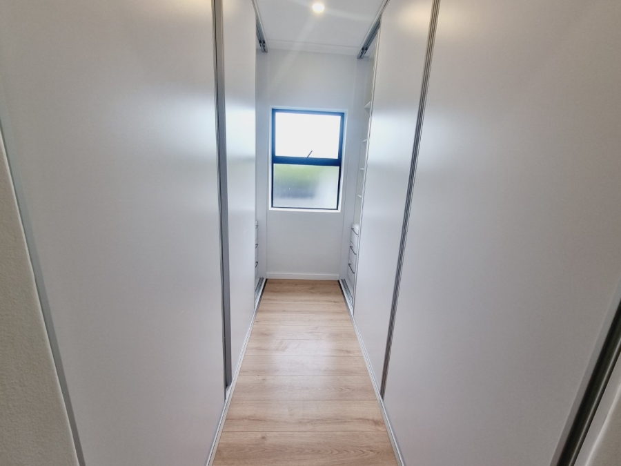 5 Bedroom Property for Sale in Sandown Western Cape